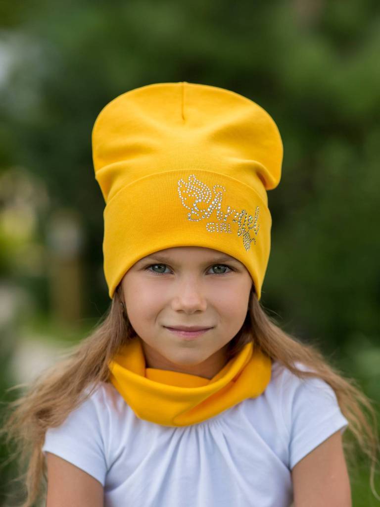 Шапка с отворотом трикотажная