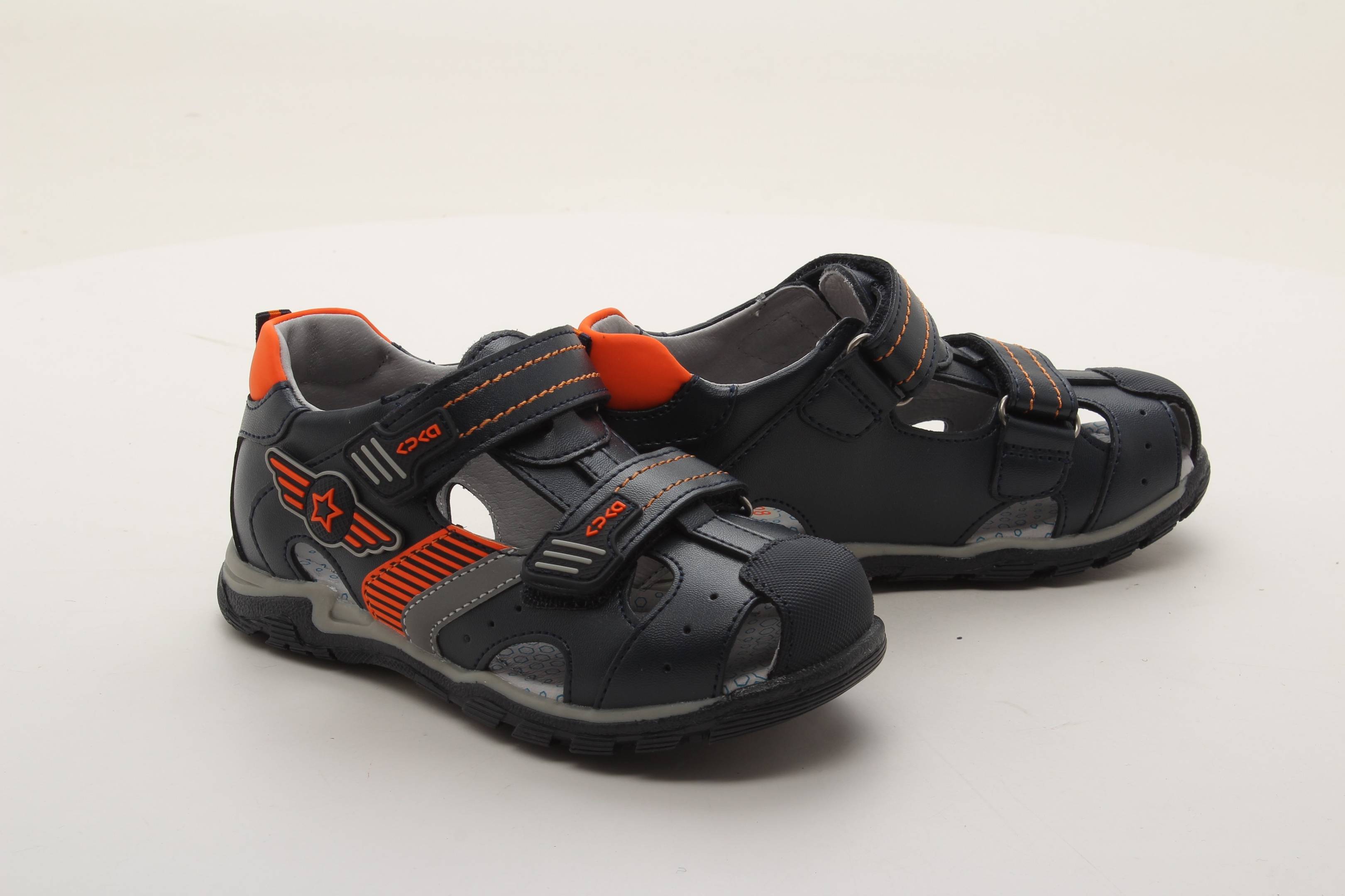 Сандалии закрытые