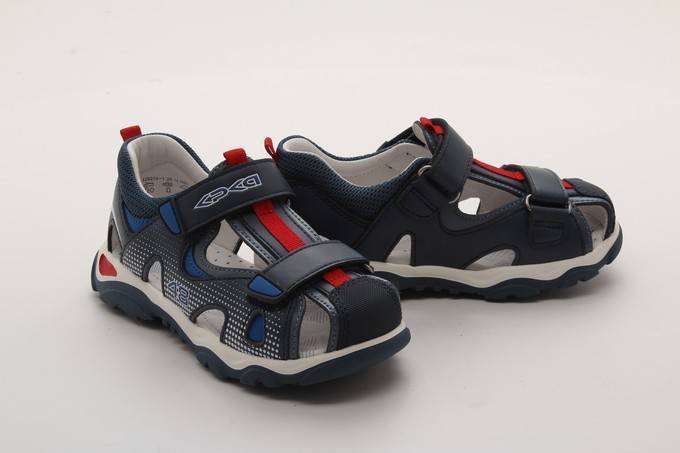 Сандалии закрытые