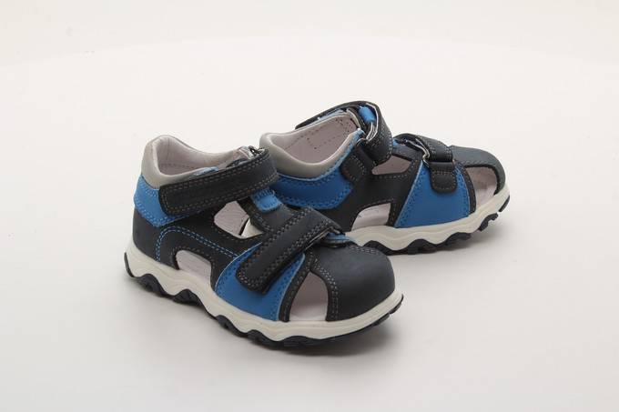 Сандалии закрытые