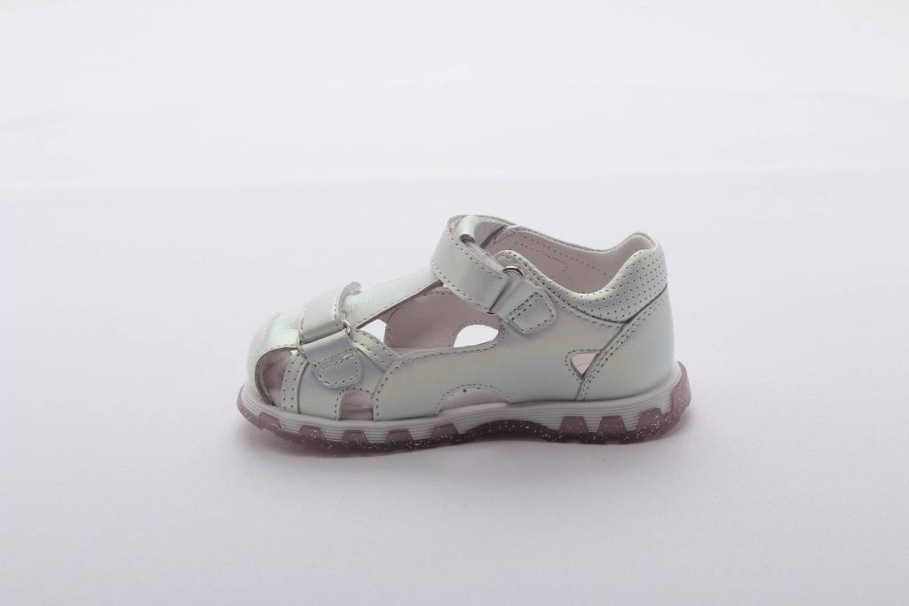 Сандалии закрытые