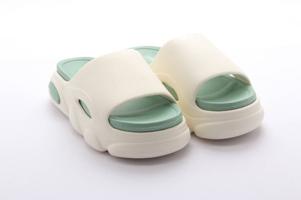 Обувь пляжная